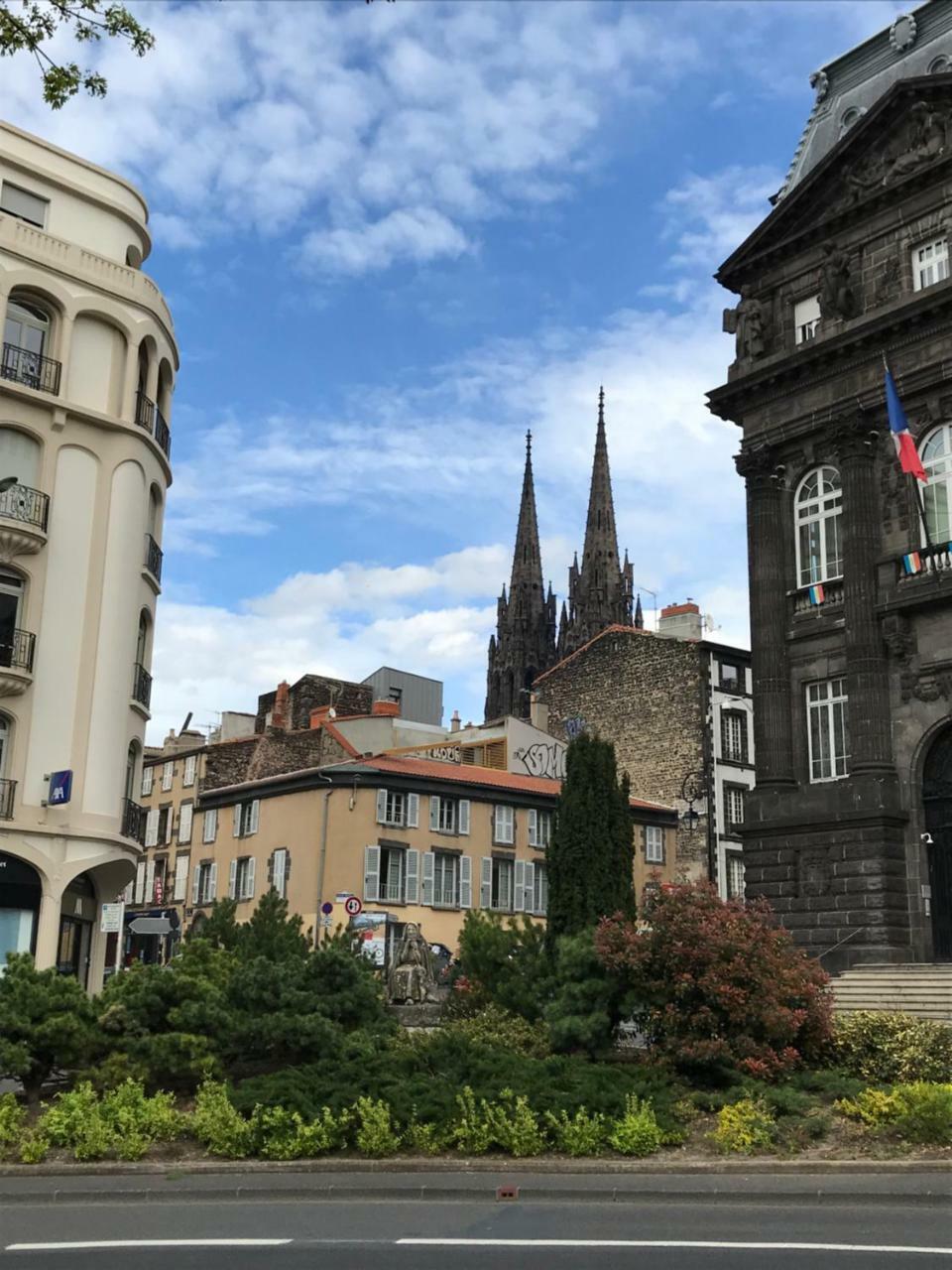 Esprit Cosy Sur Plateau Central Clermont-Ferrand Luaran gambar